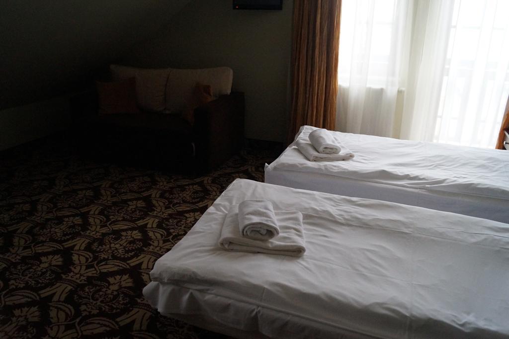 Hotel Sloneczny Brzeg Biskupiec  Szoba fotó