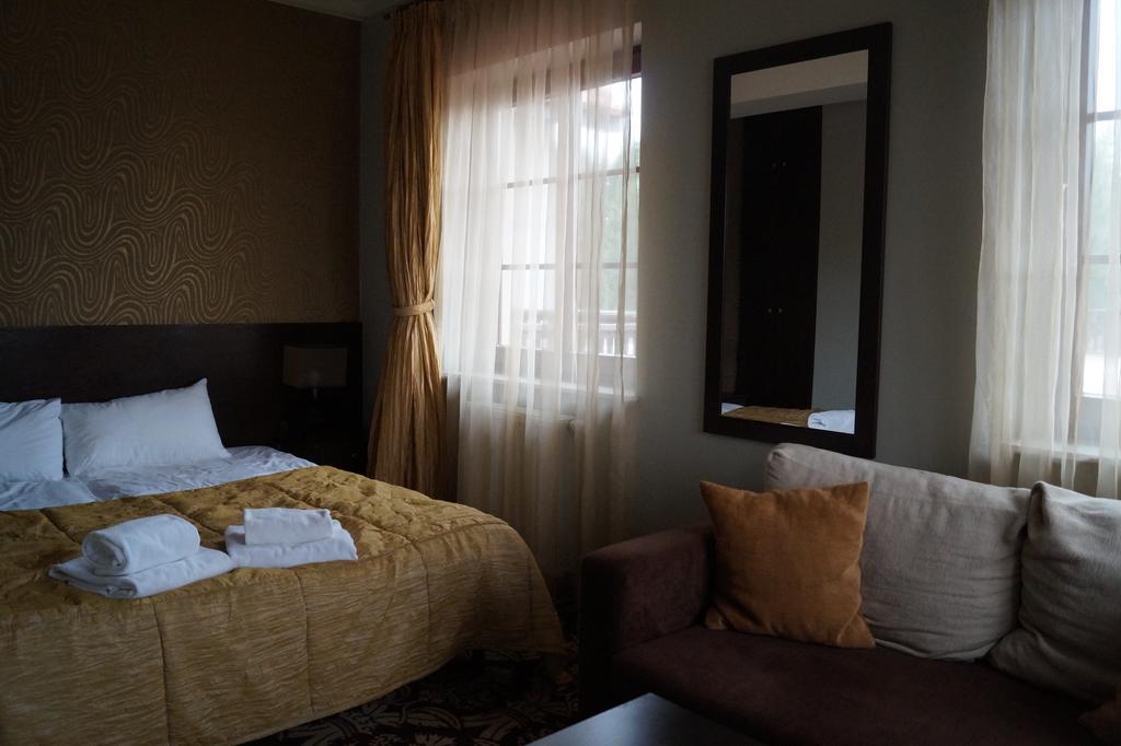 Hotel Sloneczny Brzeg Biskupiec  Szoba fotó
