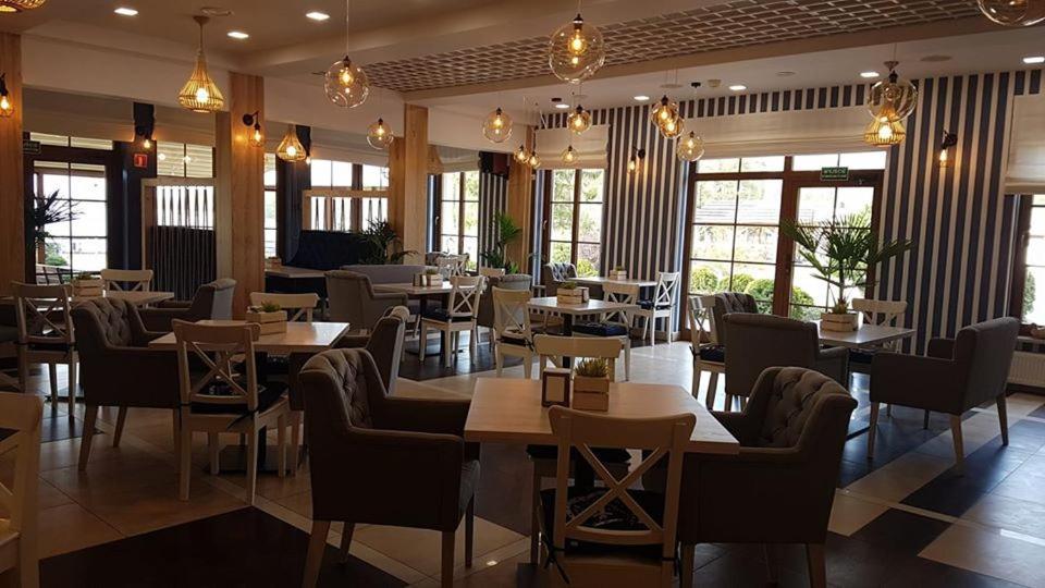 Hotel Sloneczny Brzeg Biskupiec  Kültér fotó